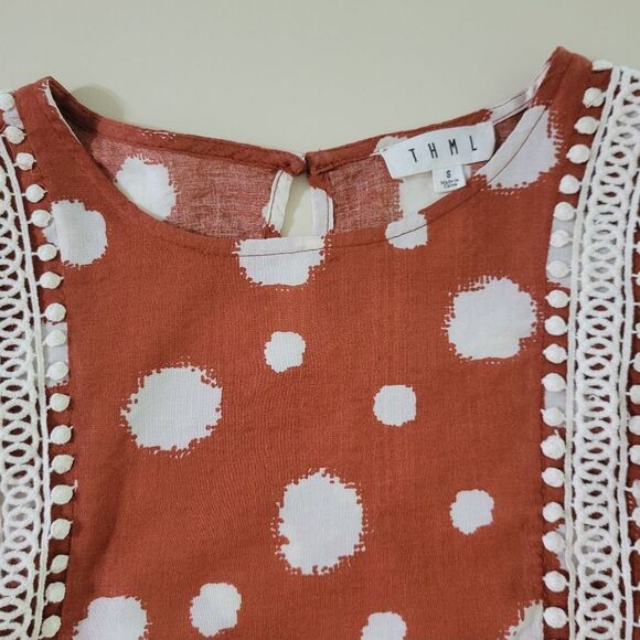 THML Women's Boho Rust and White Polka Dot Sleeveless Ruffle Peplum Blouse - Picture 6 of 14